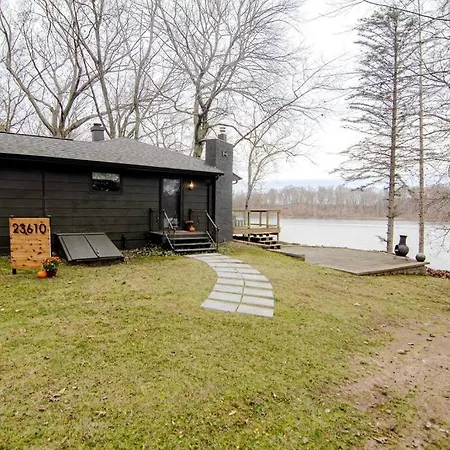 The Cottage On Heiner Hill Cassopolis Exterior photo