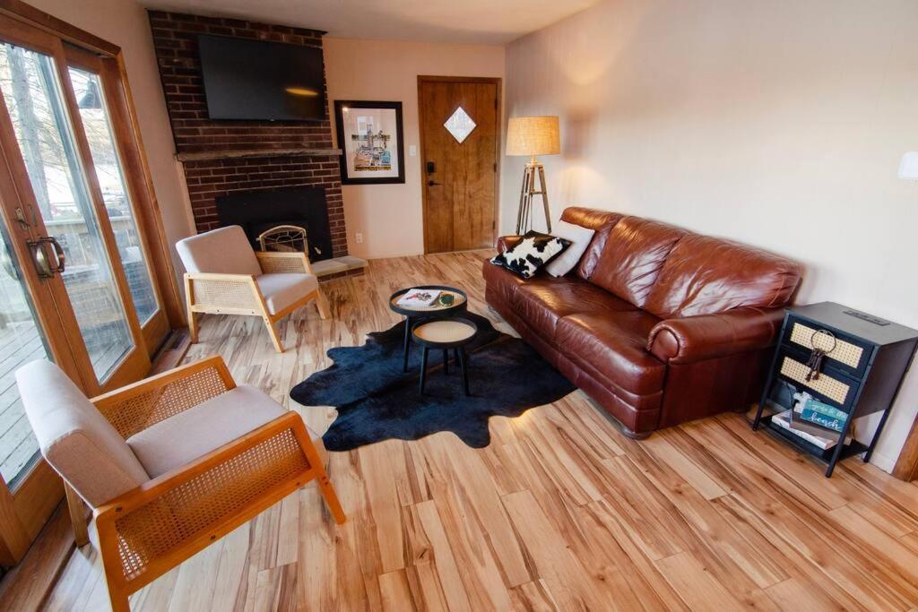 The On Heiner Hill Holiday home Cassopolis
